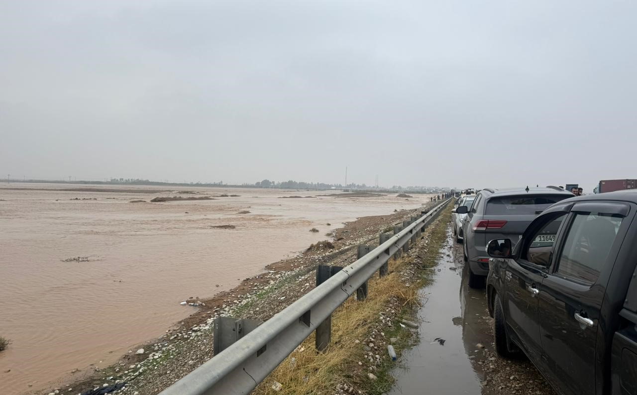 Kerkük’te şiddetli yağış sonrası sel meydana geldi