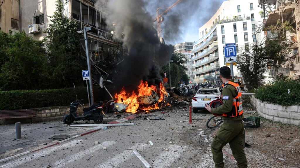 İran'dan Tel Aviv'e misilleme: 6 kişi yaralandı