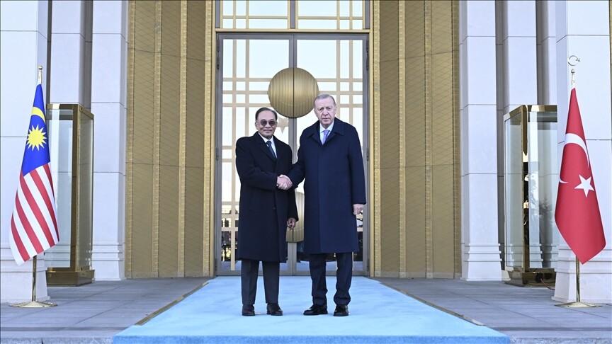Türkiye Cumhurbaşkanı Erdoğan, Malezya Başbakanı Enver'i resmi törenle karşıladı