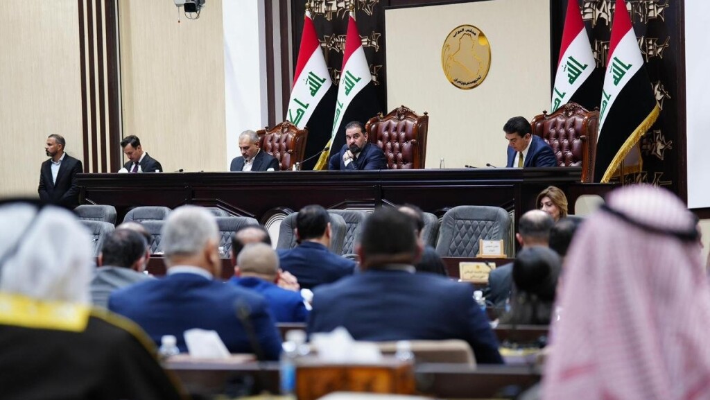 Irak Parlamentosu oturumunu Pazar gününe erteledi