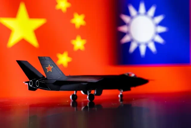 Çin'e Ait 27 Savaş Uçağı Tayvan'ın ''Hava Savunma Sahasına'' Girdi