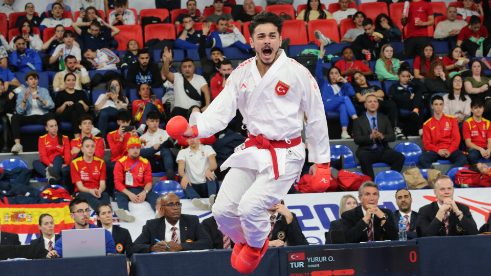 Avrupa Karate Şampiyonası'nda Ömer Faruk Yürür, altın madalya kazandı.