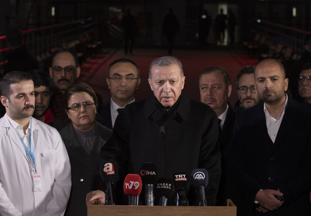 Türkiye Cumhurbaşkanı Erdoğan, depremin etkilediği Kilis'te açıklamada bulundu