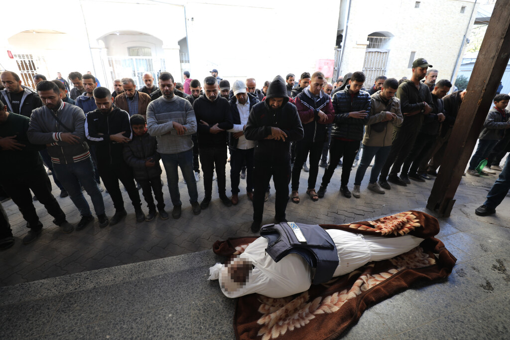 İsrail'in Gazze'ye saldırılarında yaralanan El-Aksa kanalı muhabiri hayatını kaybetti