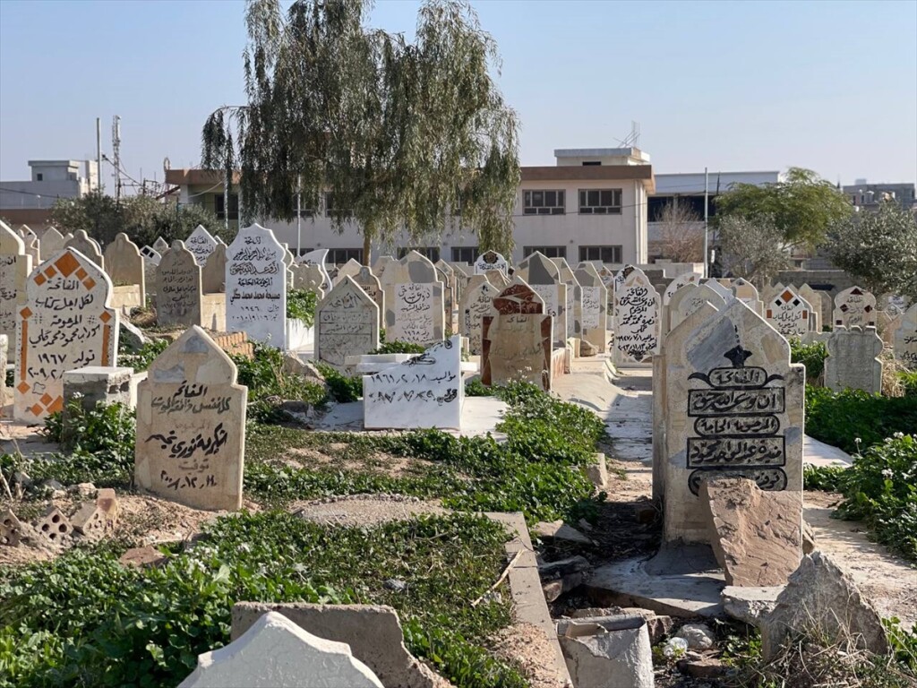Kerkük'te aralarında Osmanlı dönemine ait mezarların da bulunduğu mezarlıklara saldırı