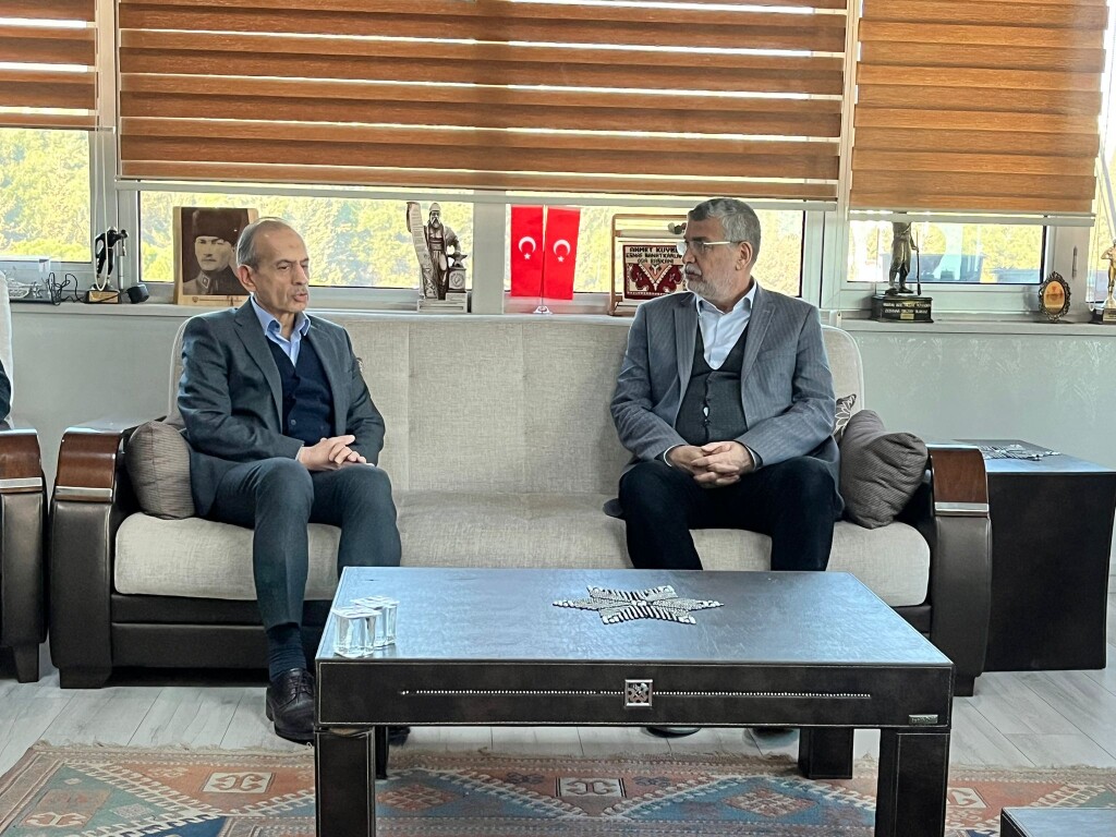 Başkan Turan, AK Parti Milletvekili Celalettin Güvenç ile bir araya geldi