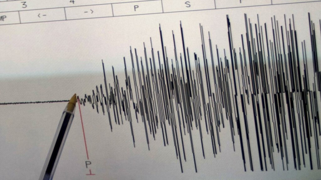 İran'ın kuzeydoğusunda 5 büyüklüğünde deprem meydana geldi