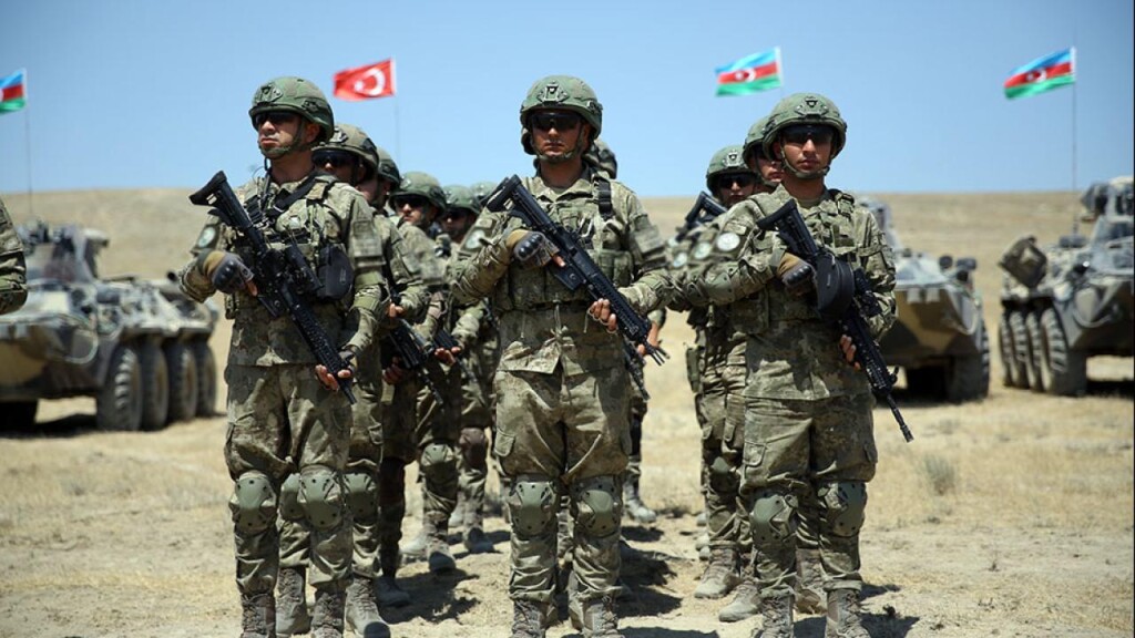 Azerbaycan ordusu 107 yaşında