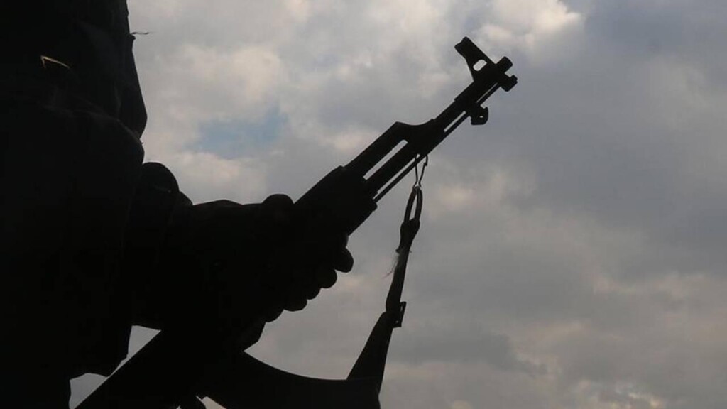 Terör örgütü PKK silah bırakmaya başladı