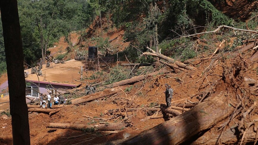 Nepal'deki sel ve toprak kaymalarında ölenlerin sayısı 217'ye çıktı