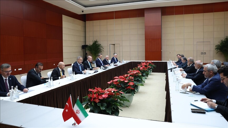 Türkiye Cumhurbaşkanı Erdoğan, İran Cumhurbaşkanı Pezeşkiyan ile görüştü