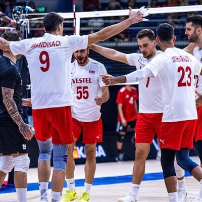 Dünya Şampiyonası'nda Kanada'yı 3-0 yenen  Türkiye Voleybol Takımı, son 16 turuna grup lideri olarak yükseldi