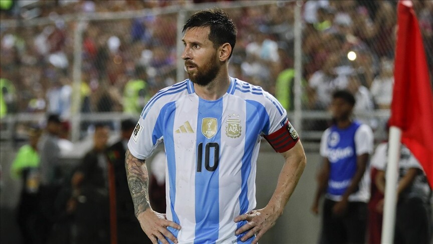 Lionel Messi, Arjantin'deki son milli maçında 2 gol attı