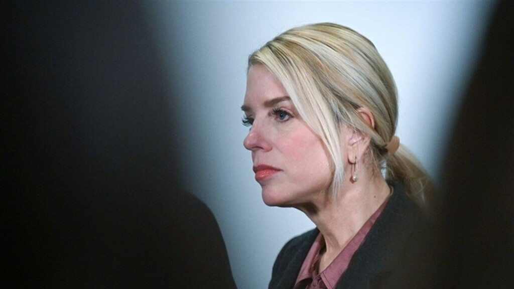 ABD Adalet Bakanı Pam Bondi görevinden alındı