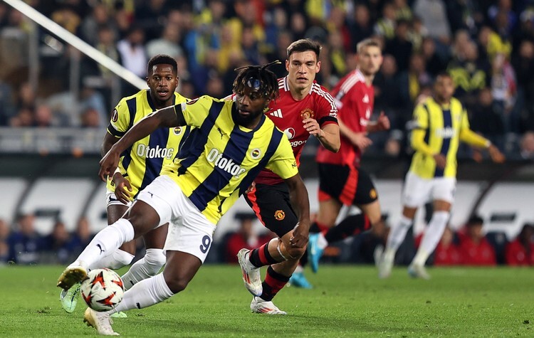 Fenerbahçe, Manchester United ile  1-1 berabere kaldı