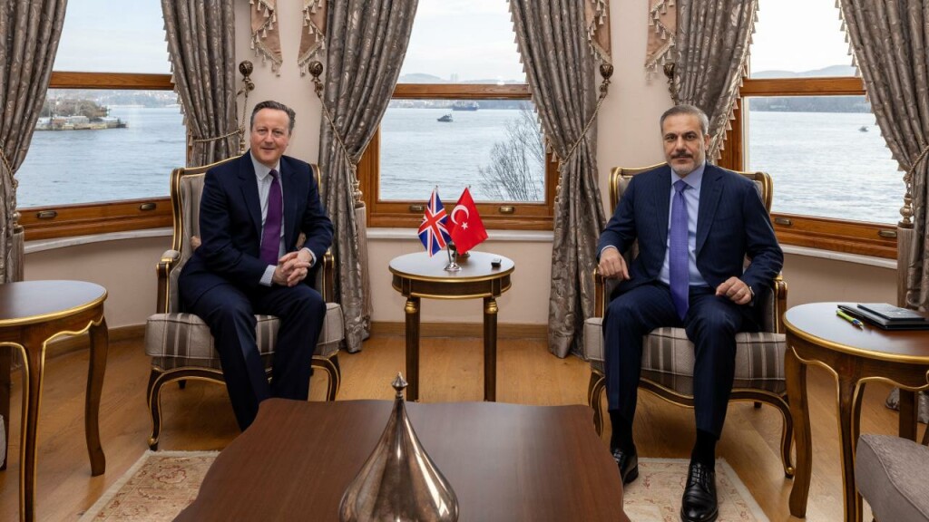 Bakan Fidan, İngiliz mevkidaşı Cameron ile İstanbul'da görüştü