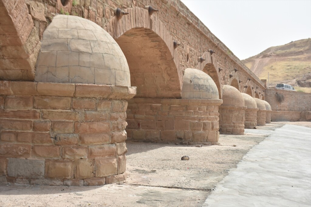 Kerkük'e bağlı Dakuk ilçesinde tarihi Osmanlı Köprüsü onarıldı