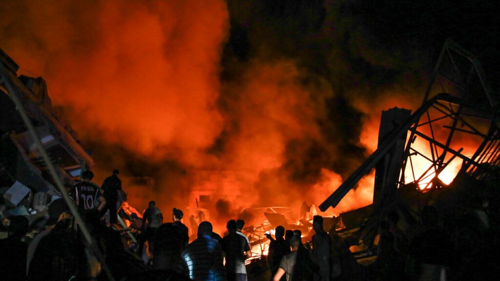 İsrail Gazze’ye bomba yağdırıyor