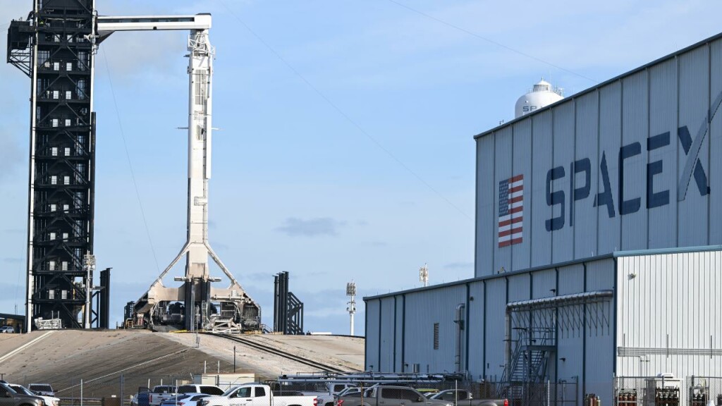 SpaceX Starship roketini fırlattı