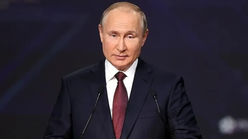Putin yeni döneminin ilk yurt dışı ziyareti için Çin’e gitti