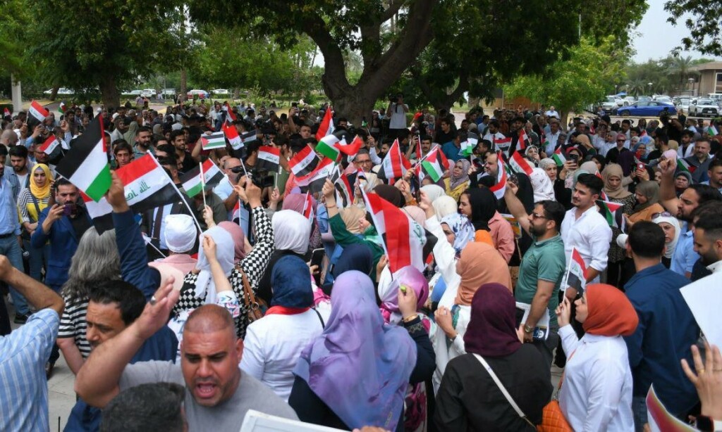 Bağdat'ta üniversite öğrencileri Gazze'ye destek gösterisi düzenledi
