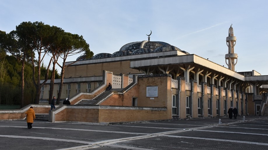 İtalya'da Müslümanların ibadet ettiği yerleri kısıtlamaya dair yasa teklifi tartışılıyor