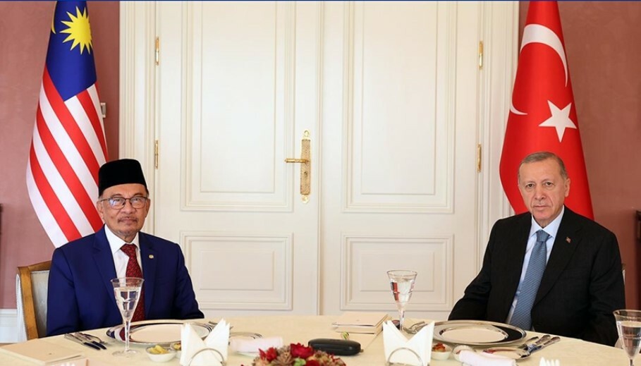 Türkiye Cumhurbaşkanı Erdoğan, Malezya Başbakanı Enver İbrahim'i kabul etti