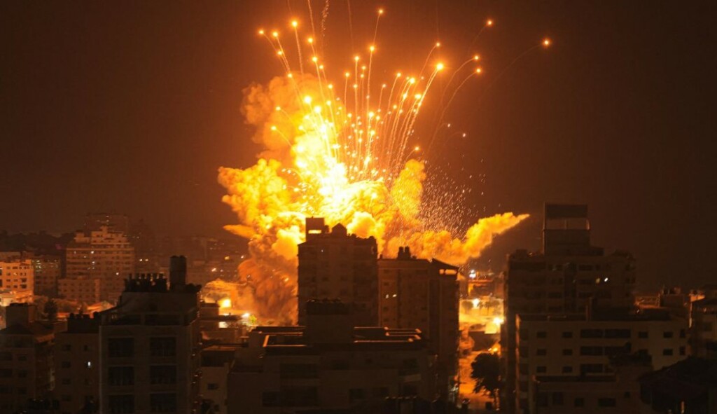 Gazze'de internet ve iletişim tamamen kesildi