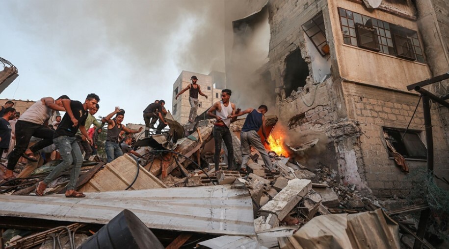 İsrail Gazze'de yine sivil yerleşim alanlarını bombaladı: Çok sayıda ölü ve yaralı var