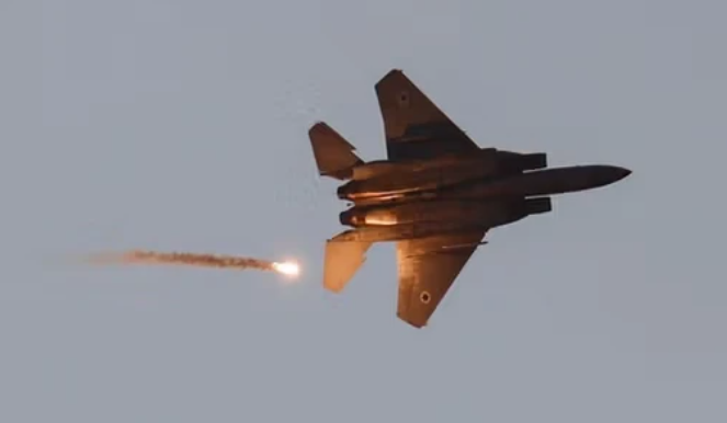 Axios: İran üzerinde düşürülen F-15 uçağının ikinci mürettebatı kurtarıldı