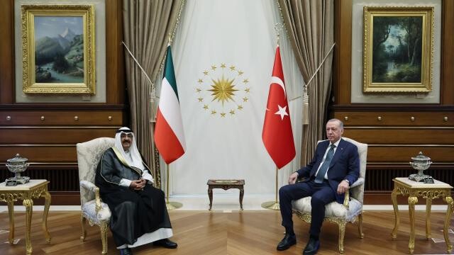 Cumhurbaşkanı Erdoğan Kuveyt Emiri ile görüştü
