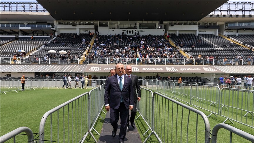 Çavuşoğlu, Brezilyalı futbolcu Pele'nin cenaze törenine katıldı