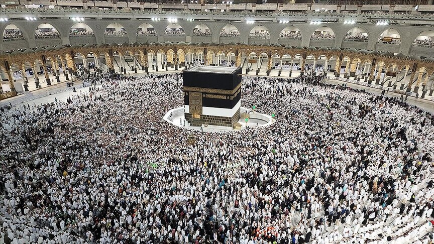 Suudi Arabistan, salgın döneminde hacılara getirilen sınırlamaları bu yıl uygulamayacak