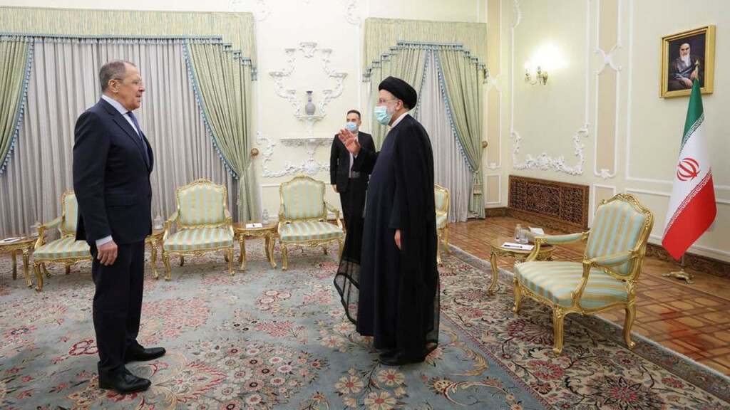 Lavrov Tahran'da İran Cumhurbaşkanı Reisi İle Görüştü
