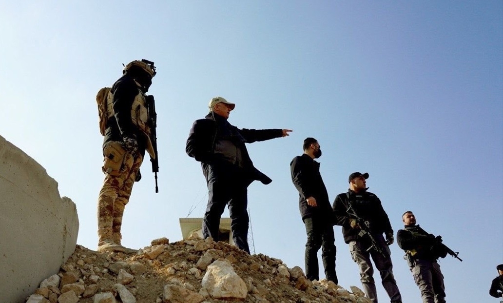 Başbakan Kazımi, Suriye Sınır Hattında İncelemelerde Bulundu