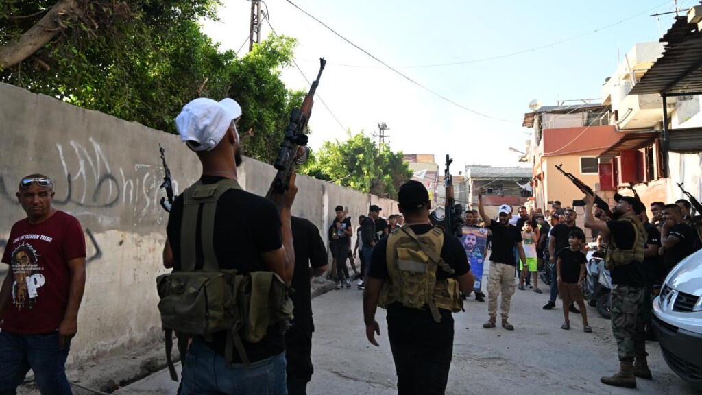 Lübnan'daki Filistin kampında çatışmalar yeniden başladı