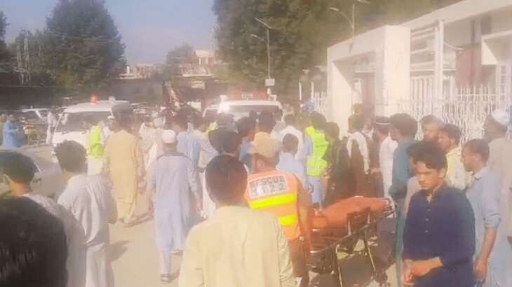 Pakistan'da siyasi parti kongresini hedef alan bombalı saldırıda 35 kişi öldü