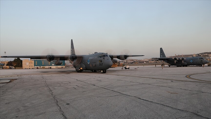 Ürdün, Türkiye'ye içinde depremzedeler için 480 çadır bulunan 2 askeri uçak gönderdi