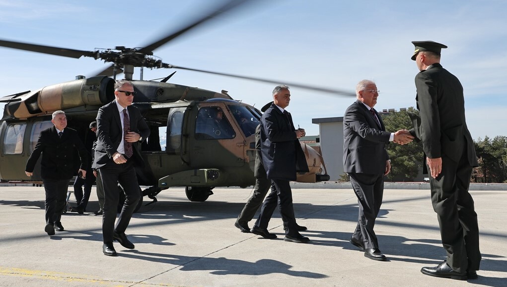 Türkiye Milli Savunma Bakanı Güler, Irak sınırında incelemelerde bulundu