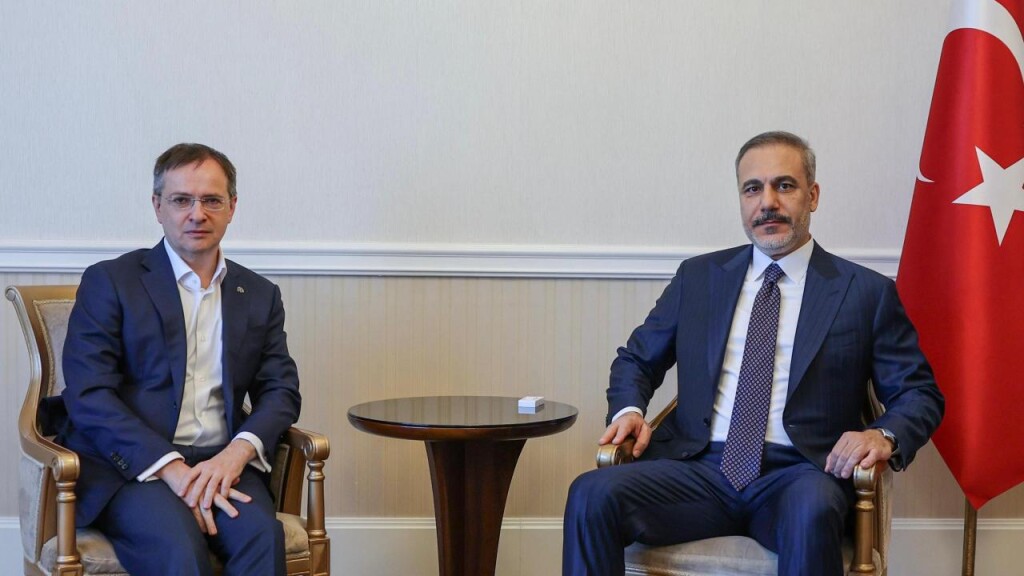 Bakan Fidan, Rusya Devlet Başkanı Putin’in Müşaviri Medinskiy ile Moskova'da görüştü