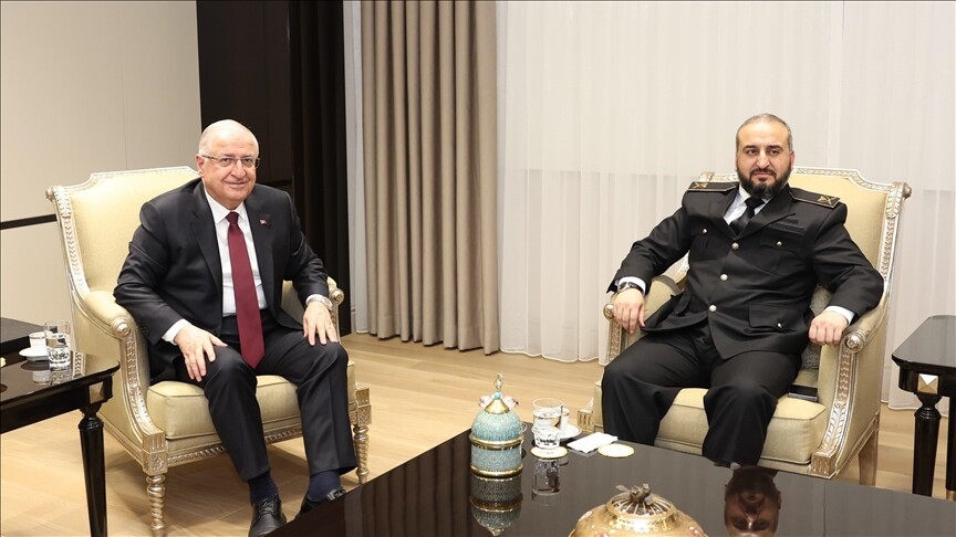 Türkiye Milli Savunma Bakanı Güler, Suriye heyetiyle görüştü