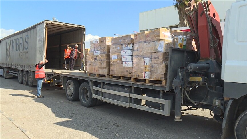 Kuzey Kıbrıs Türk Cumhuriyeti, depremzedeler için 82 tır yardım gönderdi
