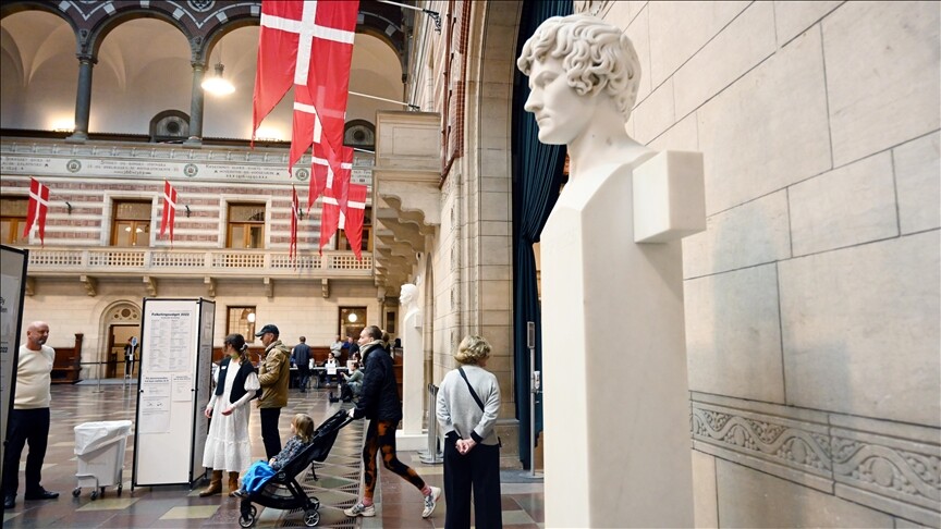 Danimarka'da 44 yıl sonra sağ ve sol parti ilk kez