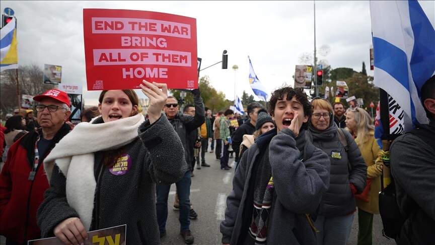 İsrail'de esir takası yapılması ve savaşın bitmesi talebiyle düzenlenen imza kampanyalarına ilgi artıyor