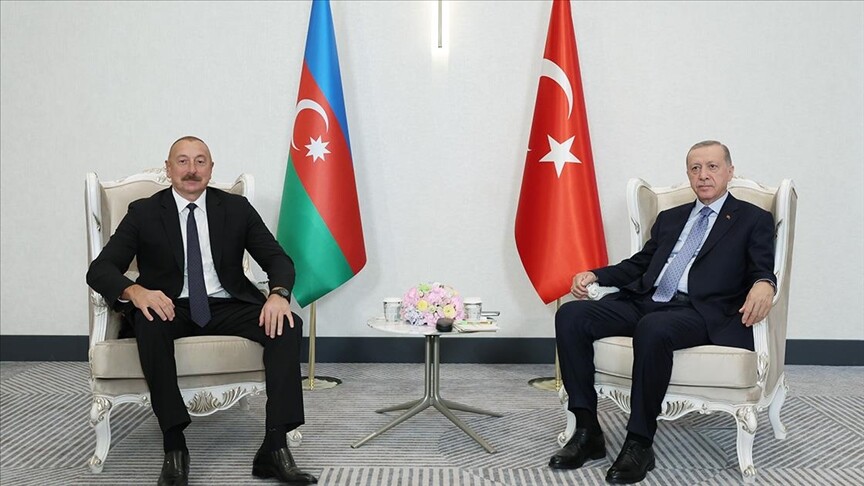 Erdoğan, Azerbaycan Cumhurbaşkanı Aliyev İle Bir Araya Geldi