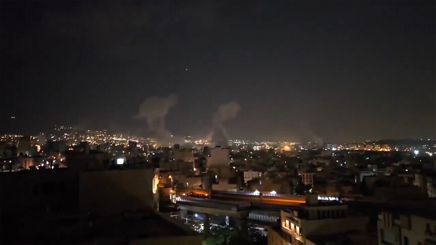 İran'ın başkenti Tahran'da şiddetli patlama sesleri duyuldu