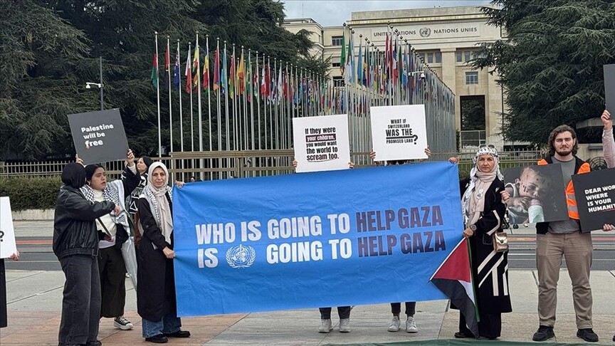 İsrail'in Gazze'deki saldırıları, Türk ve İsviçreli vatandaşlarca BM önünde protesto edildi