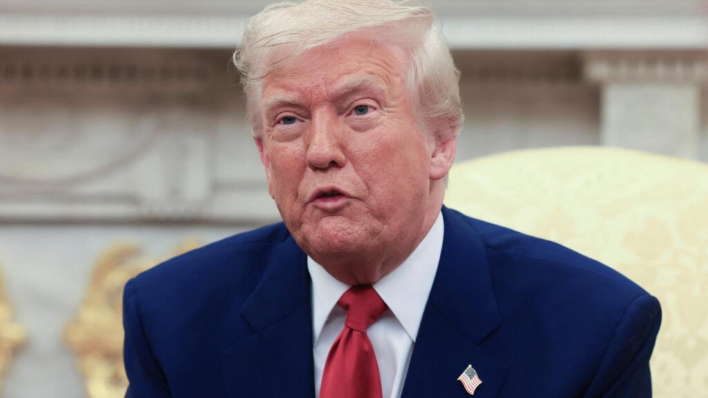 Trump, İsrail'in İran'a yönelik saldırılarının yavaşlamayacağını söyledi