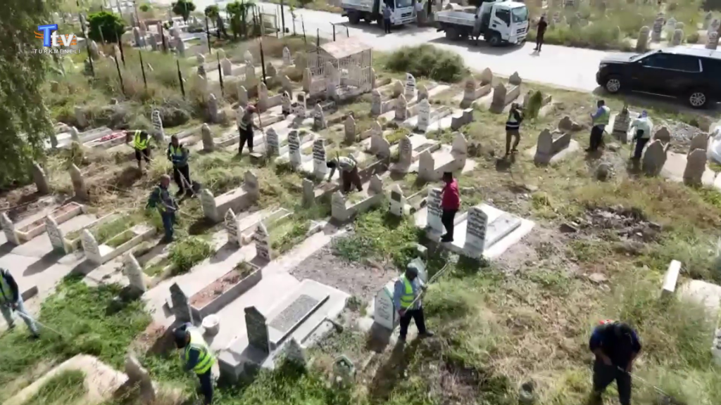 Kerkük’te, yaklaşan Kurban Bayramı öncesinde mezarlıklarda kapsamlı temizlik çalışmaları başlatıldı.