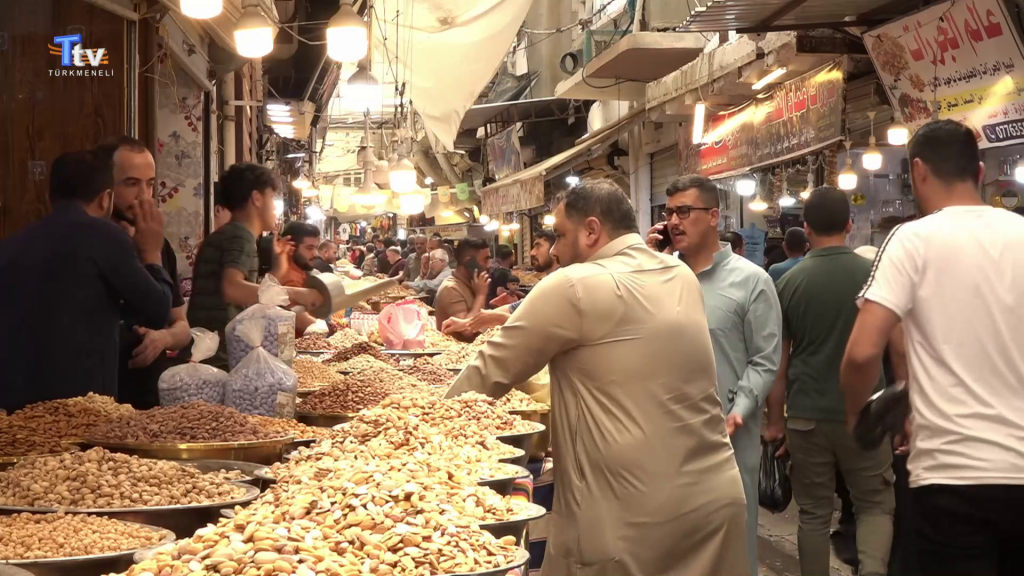 Musul’da Kurban Bayramı öncesi şeker ve çikolata satışları arttı.